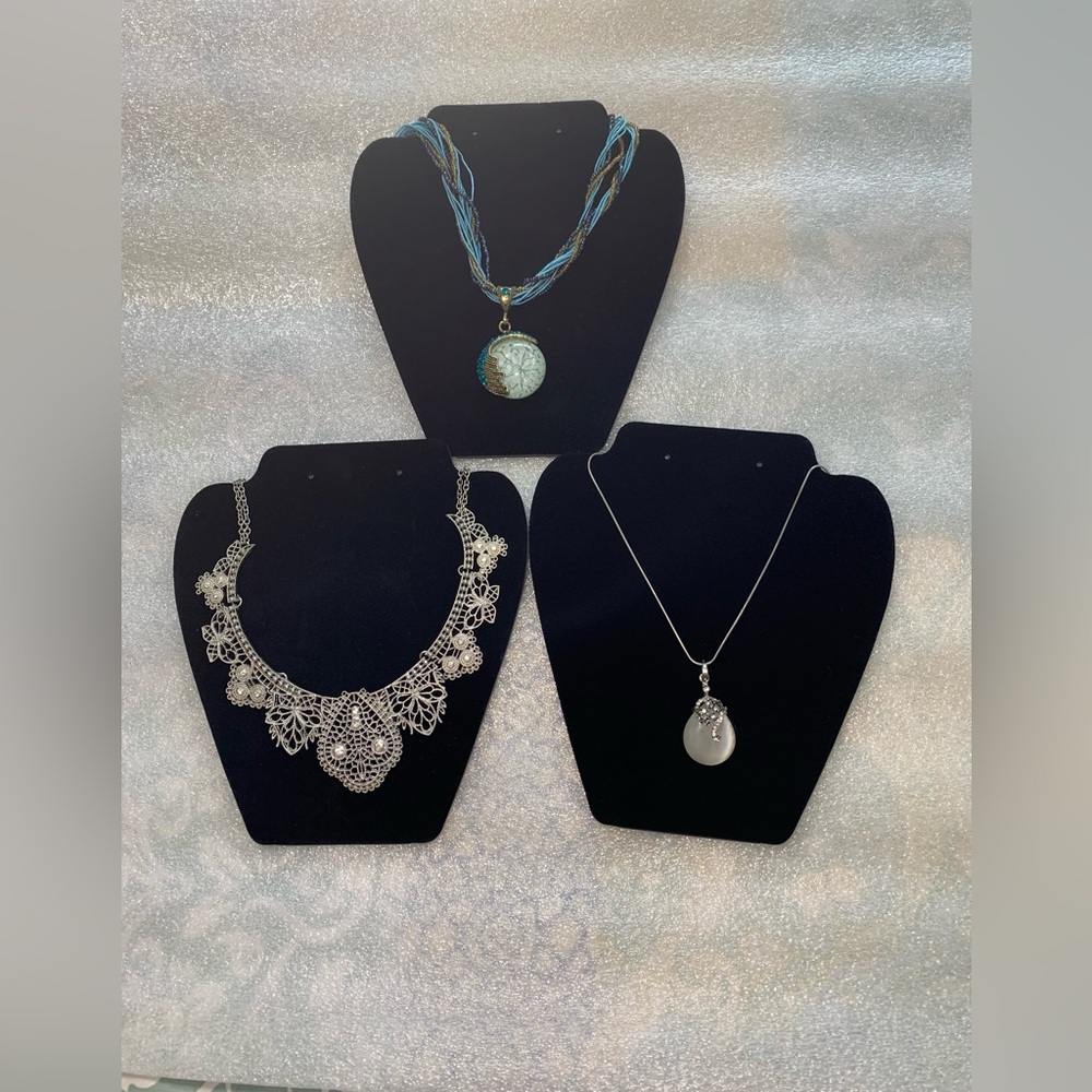 Elegant Silver and Blue Necklace Set